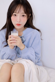 每个世界都被主角睡来睡去可乐饼